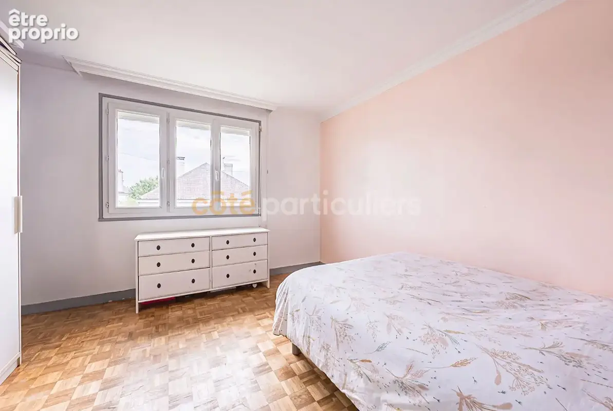 Maison saint-herblain/bouvardiere -- 5 chambres -- double piece de vie --190 m2 -- jardin --double garage--  deux bureaux - photo 10