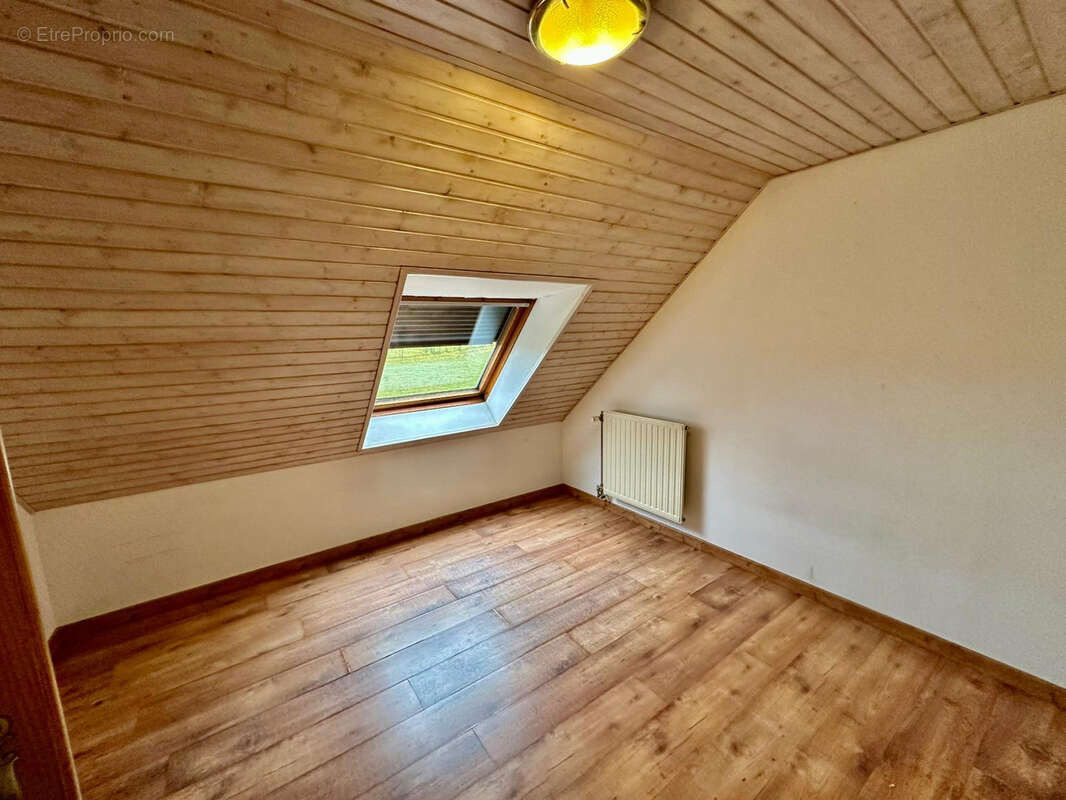 Maison à ESMOULIERES