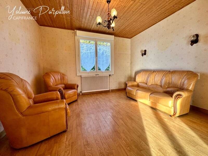 Maison à MONTAIGU