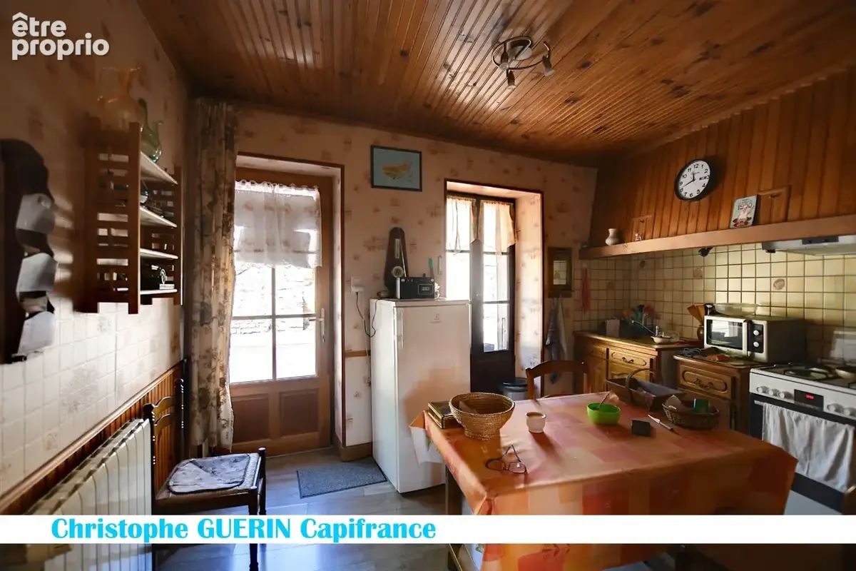 Maison de village avec grange, garage et fort potentiel d'évolution – Saint-Amant-de-Boixe - photo 3