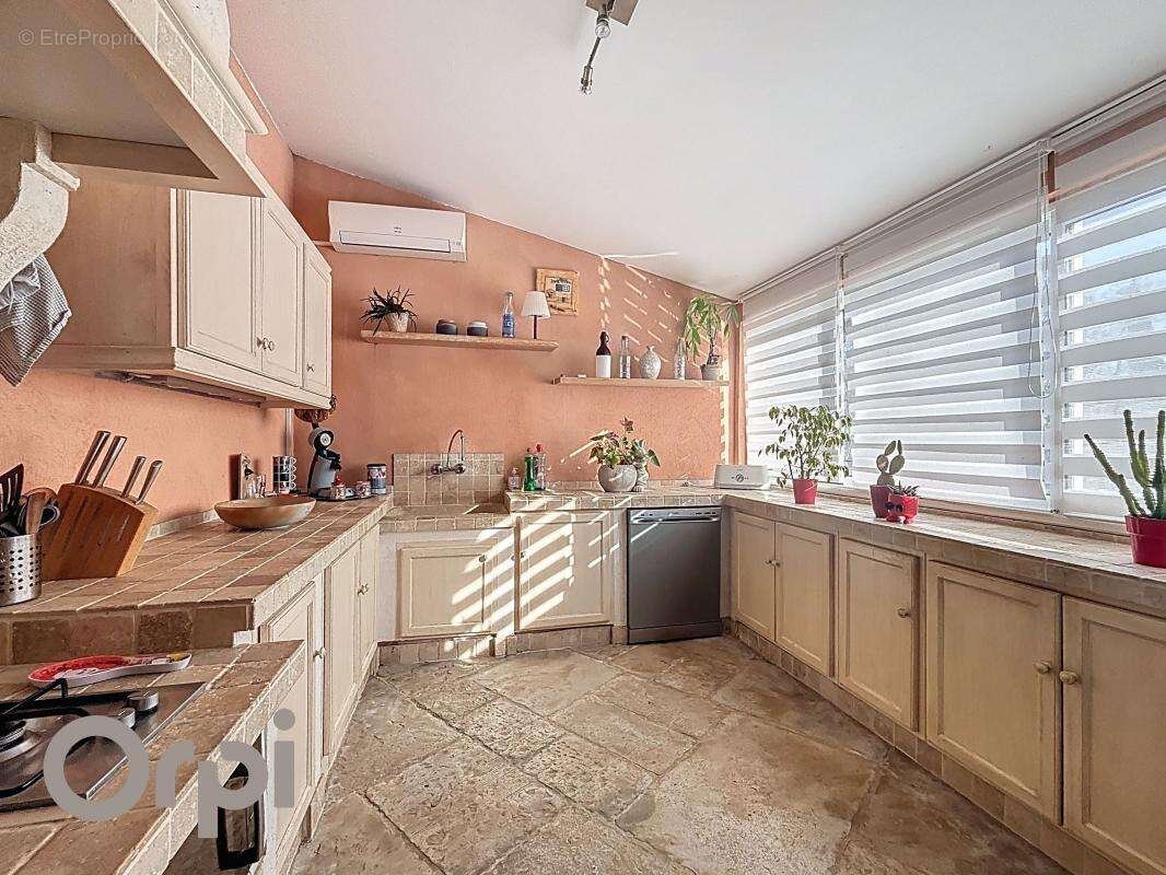 Maison à ROQUEBRUNE-SUR-ARGENS