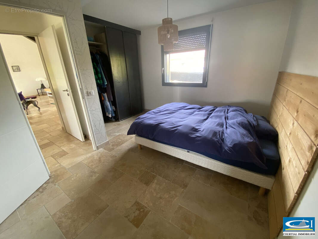 Maison à SAINT-JEAN-DE-MUZOLS