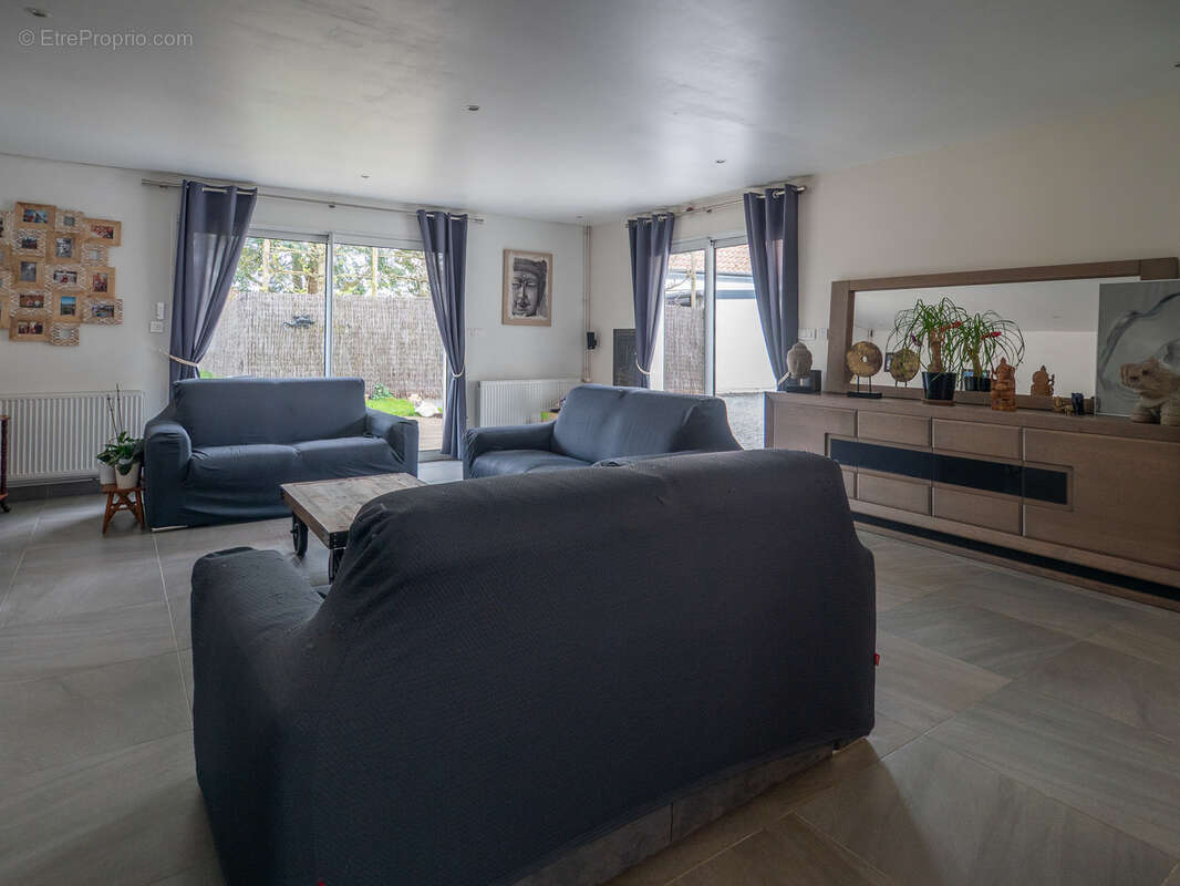 Maison à PERONNE-EN-MELANTOIS