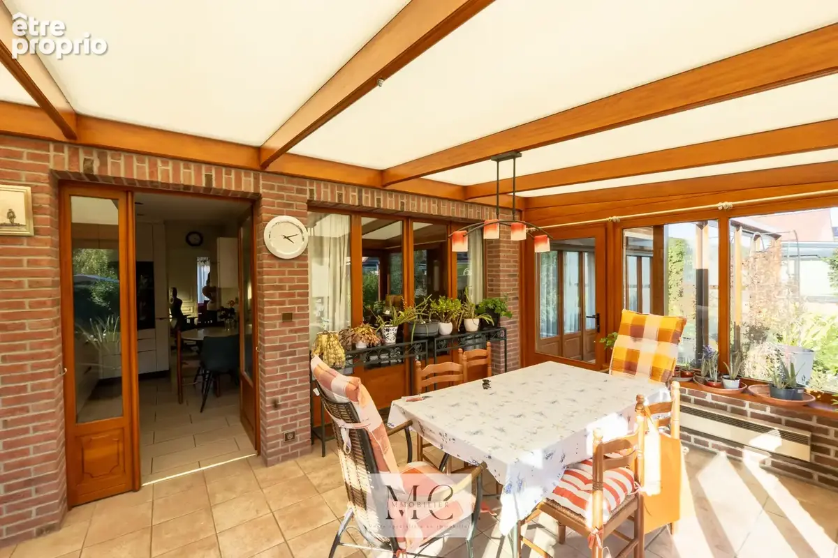 Plain pied 4 chambres double garage et beau jardin - photo 9