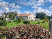 Maison à CORME-ECLUSE