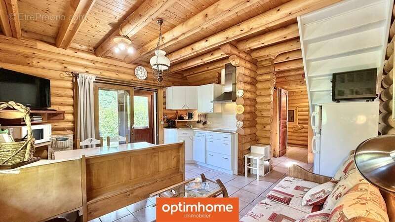 EXCLUSIVITÉ – Chalet fuste (rondins) meublé – 46 m² – Terrain 1 500 m² – Basse-sur-le-Rupt – Hautes-Vosges - photo 6