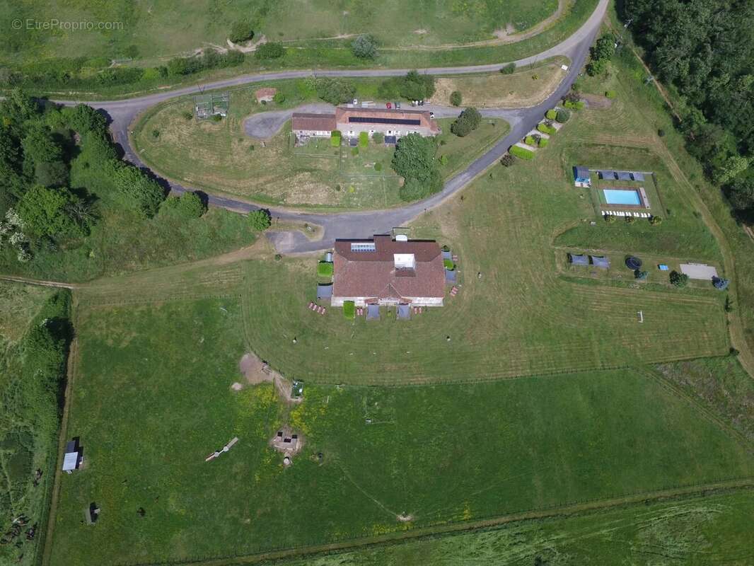 Maison à AVAILLES-LIMOUZINE