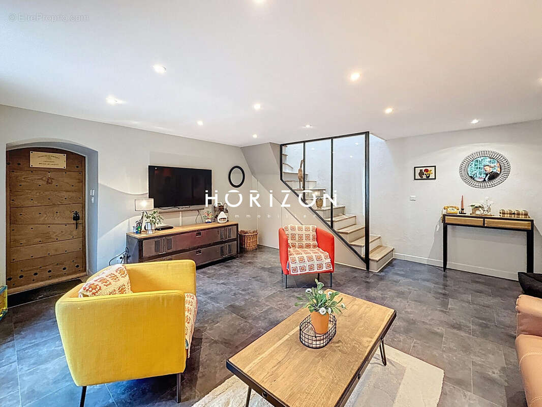 Maison à CRECHES-SUR-SAONE