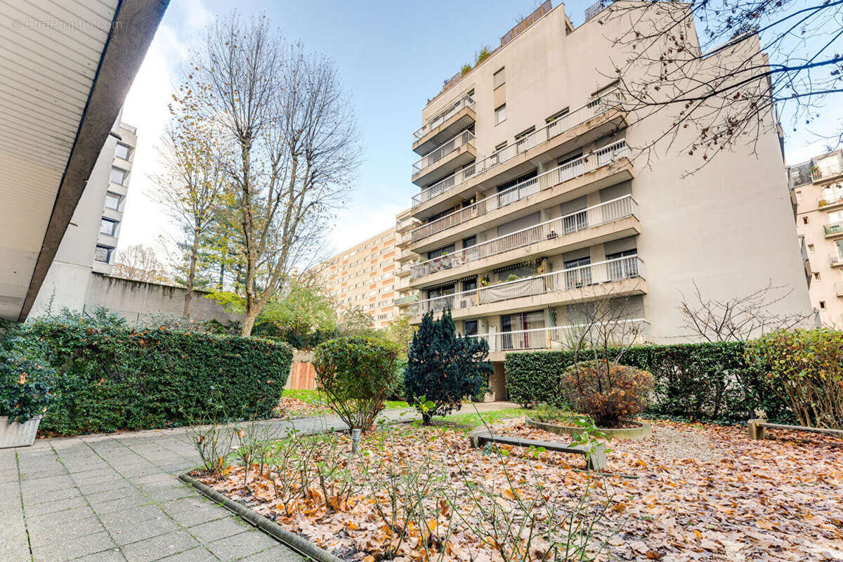 Appartement à PARIS-20E