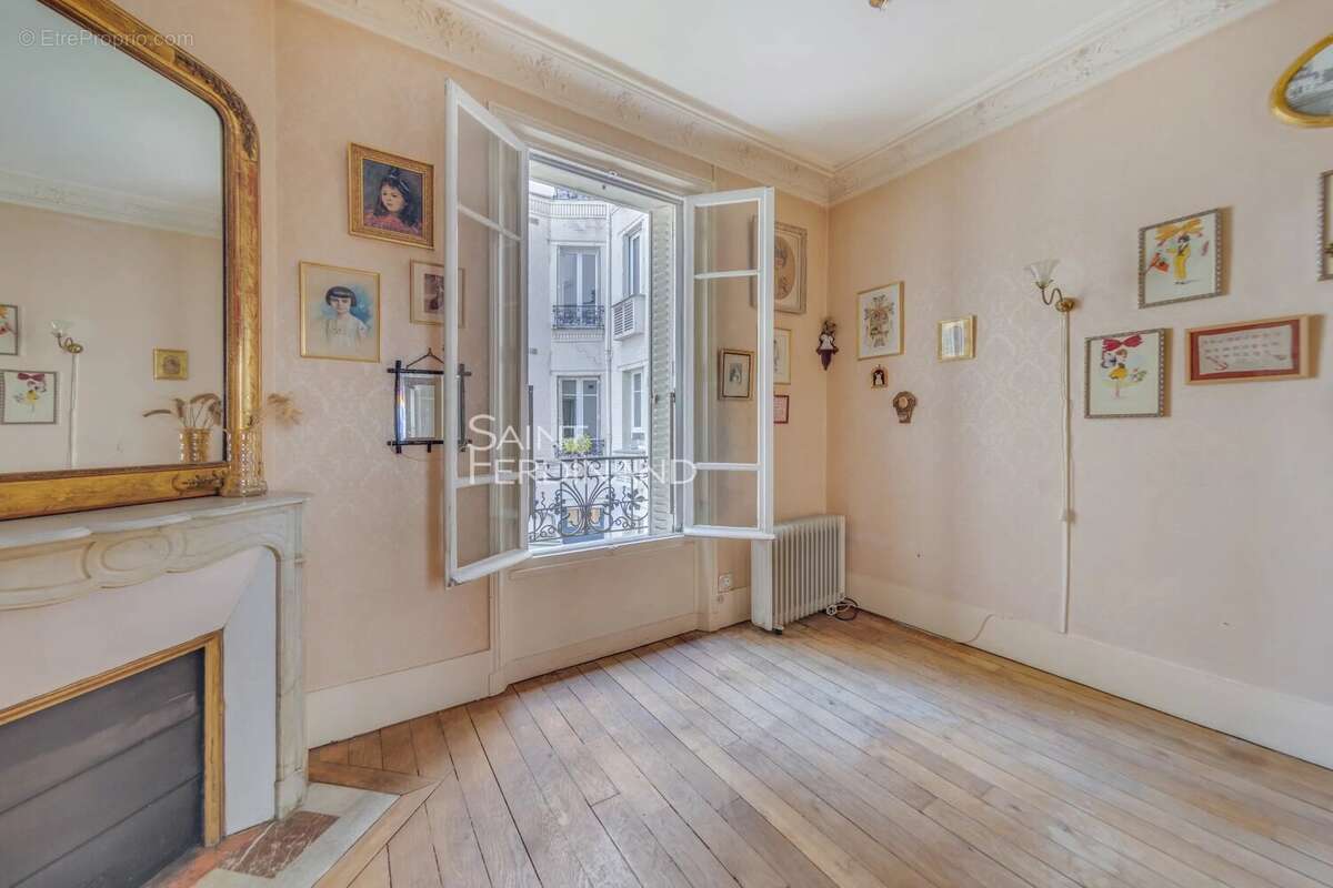 Appartement à NEUILLY-SUR-SEINE