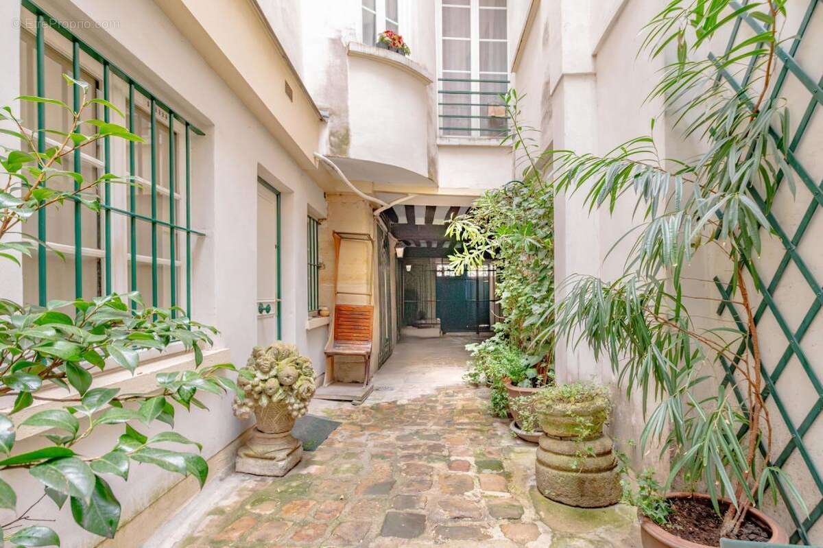 Appartement à PARIS-3E