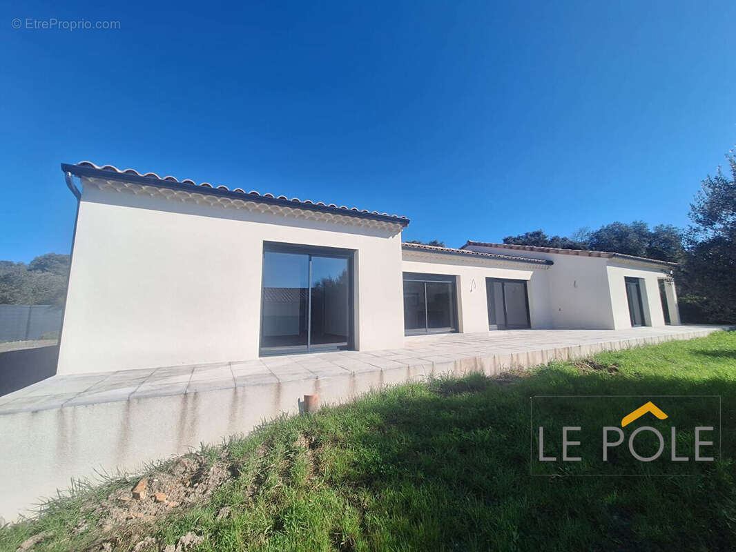 Maison à MORNAS