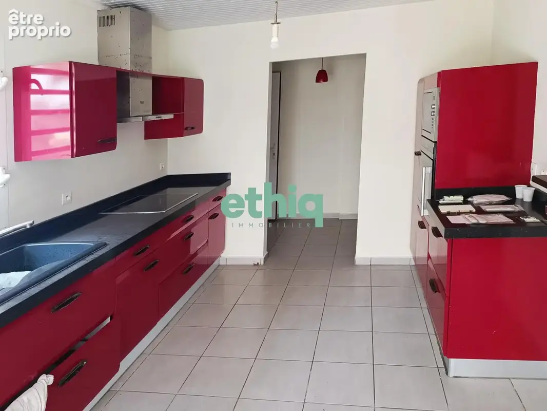 Maison 98 m² à Sainte-Rose  - photo 3