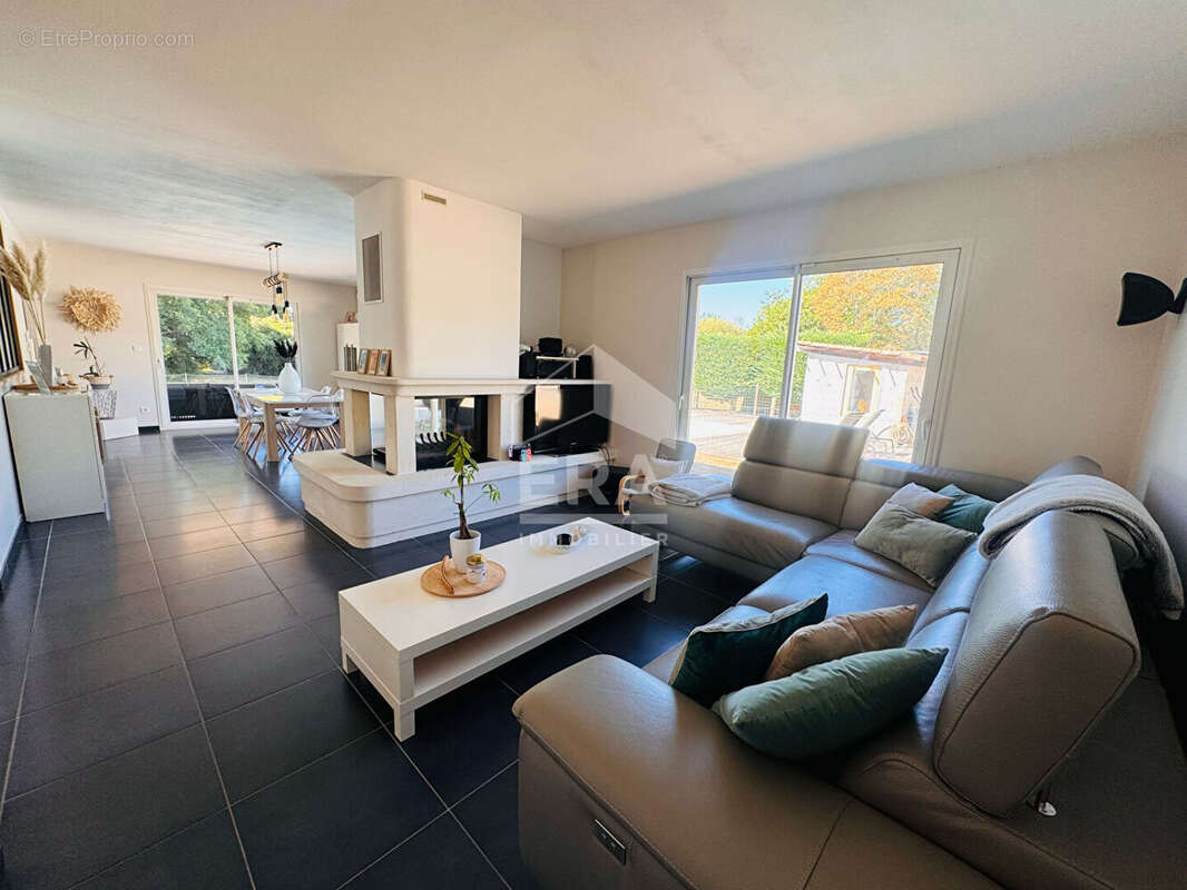 Maison récente 4 pièces avec piscine à vendre à Saint Ciers sur Gironde - photo 4