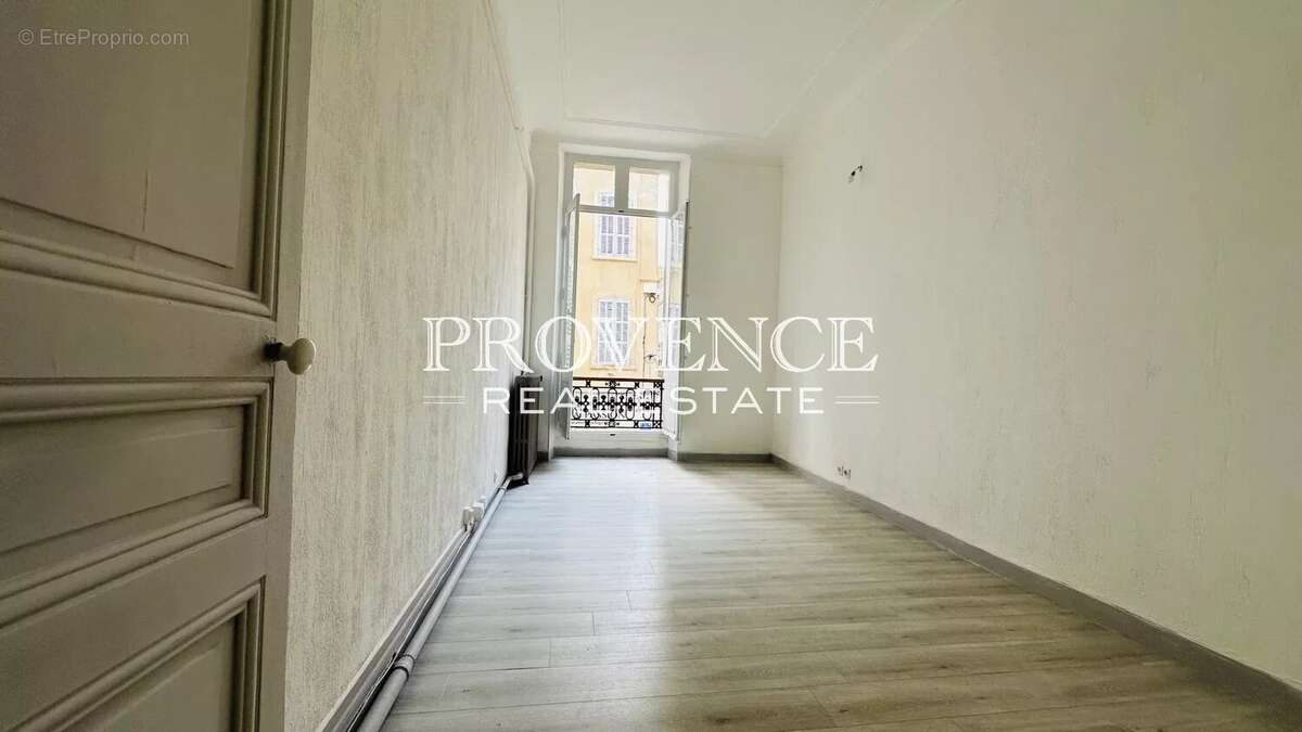 Commerce à MARSEILLE-6E