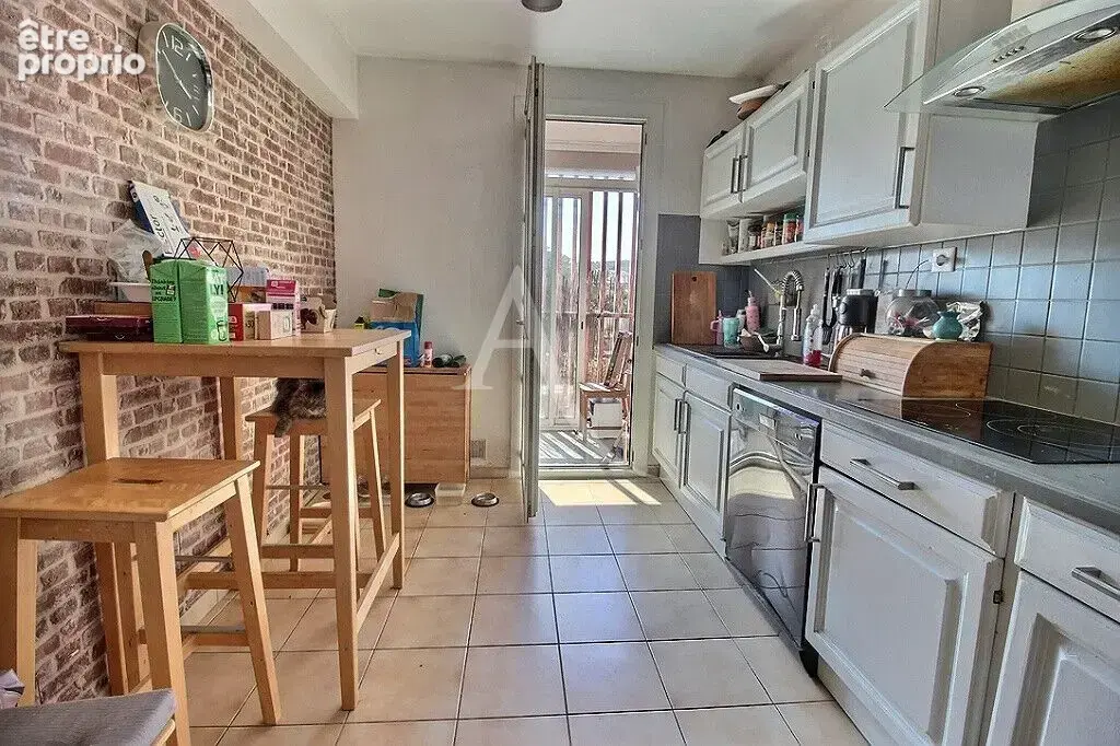 Gignac centre - appartement 3 pieces - 2 chambres - balcon et loggia  -  cave - photo 4