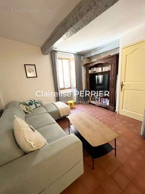 Exclusivité - au cœur du village de sillans-la-cascade - photo 10