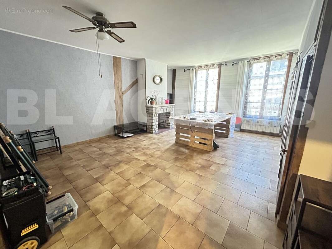 IMG_3355 - Commerce à JOIGNY