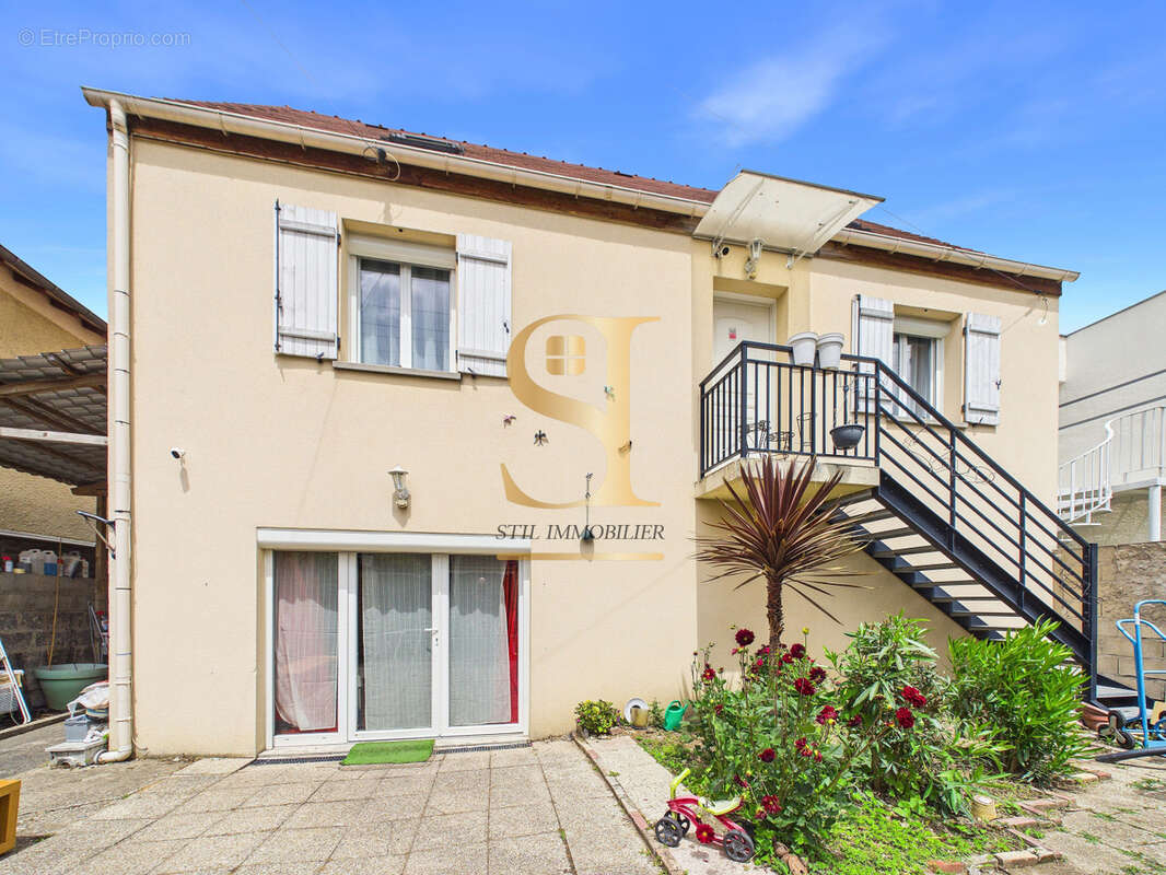 Maison 140 m² à Villeneuve-Saint-Georges  - photo 2