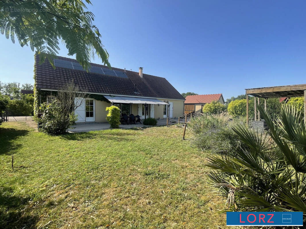 Maison à SAVIGNY-EN-SEPTAINE