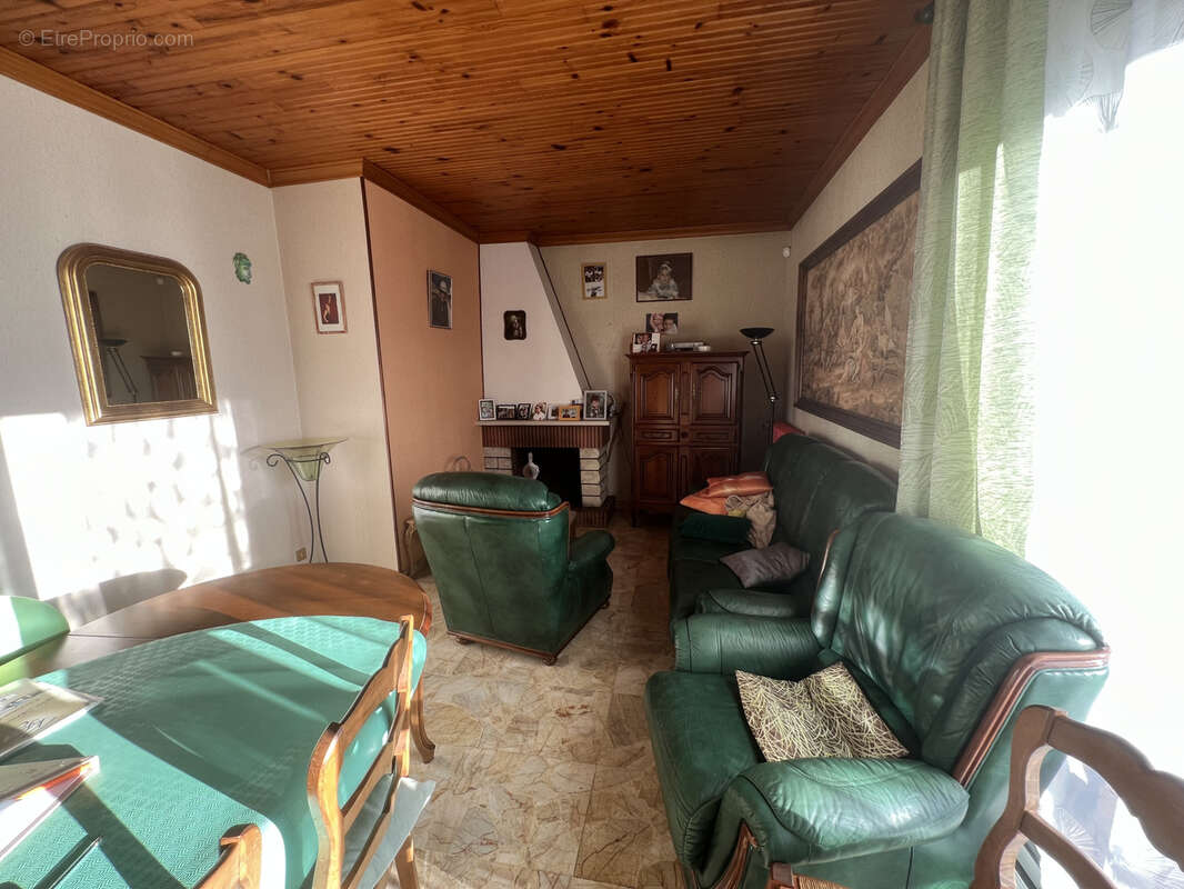 Maison à PEYRIAC-MINERVOIS