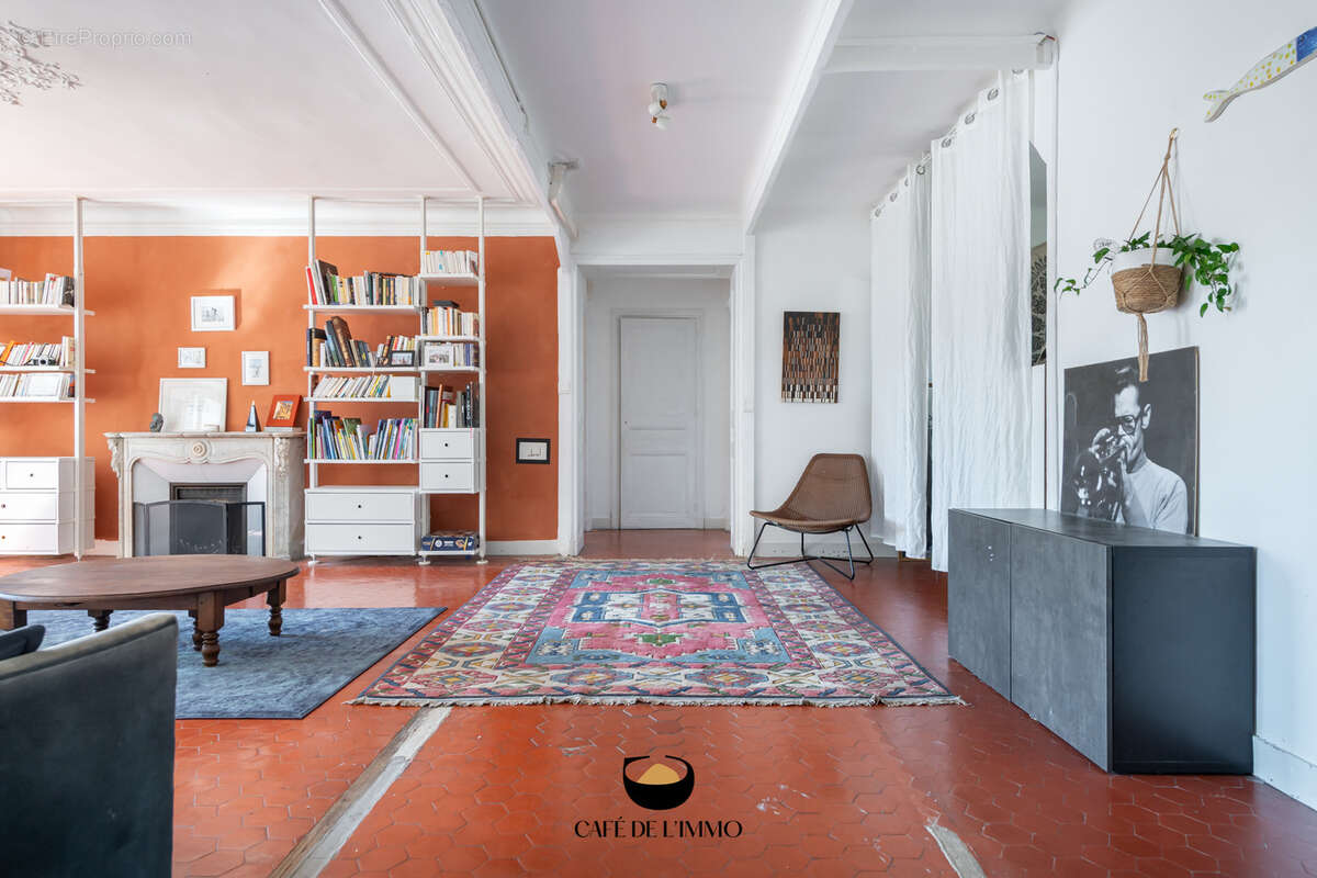 Appartement à MARSEILLE-1E