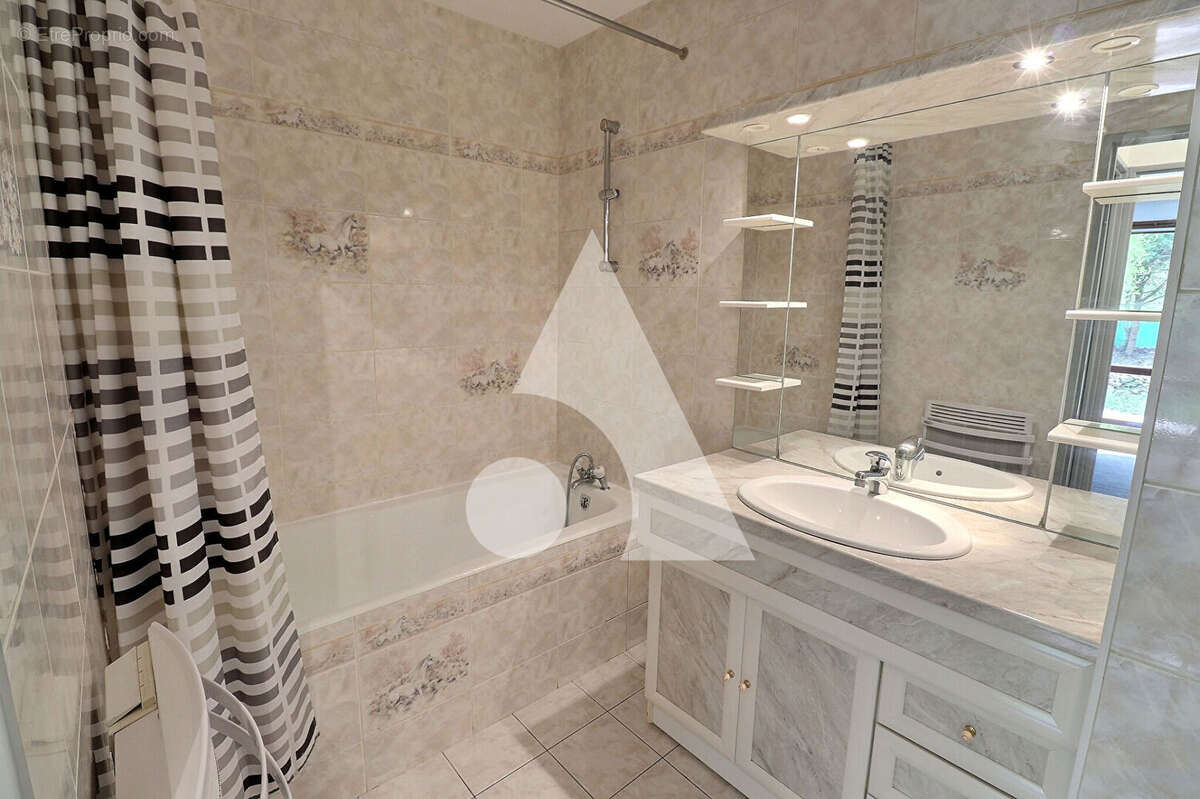 Appartement à MERY-SUR-OISE