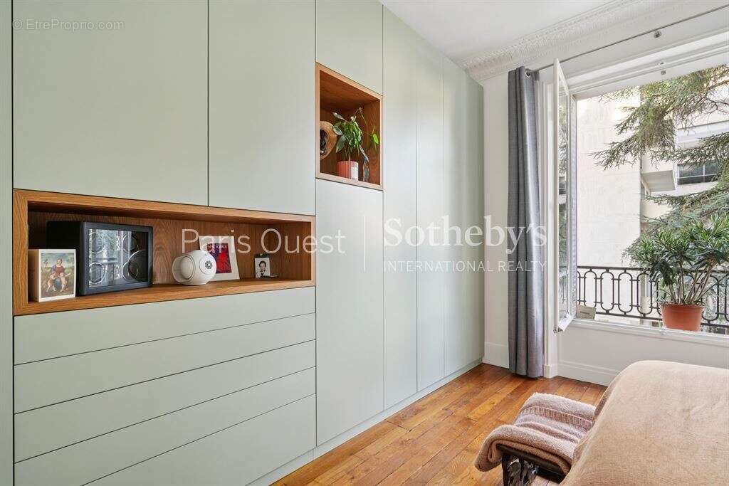 Appartement à NEUILLY-SUR-SEINE
