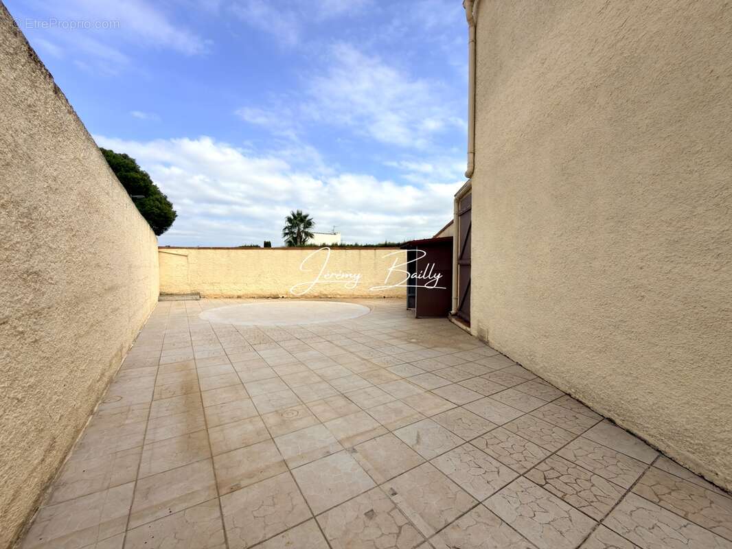 Maison à SAINT-ESTEVE