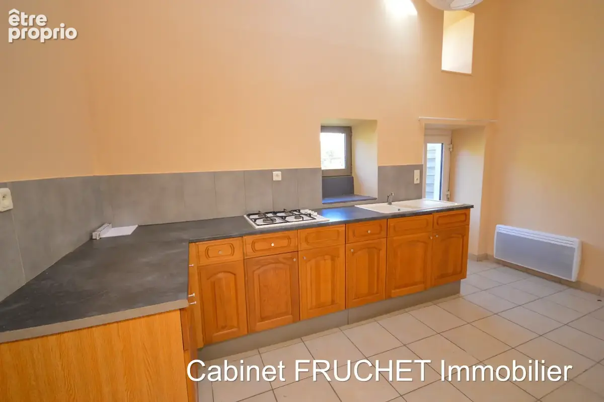 Axe CHANTONNAY - SAINT-FULGENT - Charmante maison de Bourg - photo 4