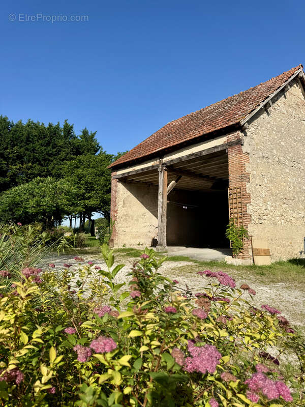 Longère, lorris, 5/6 chambres, grange, 162 de dépendance, calme, puits, 168m2 habitable - photo 34