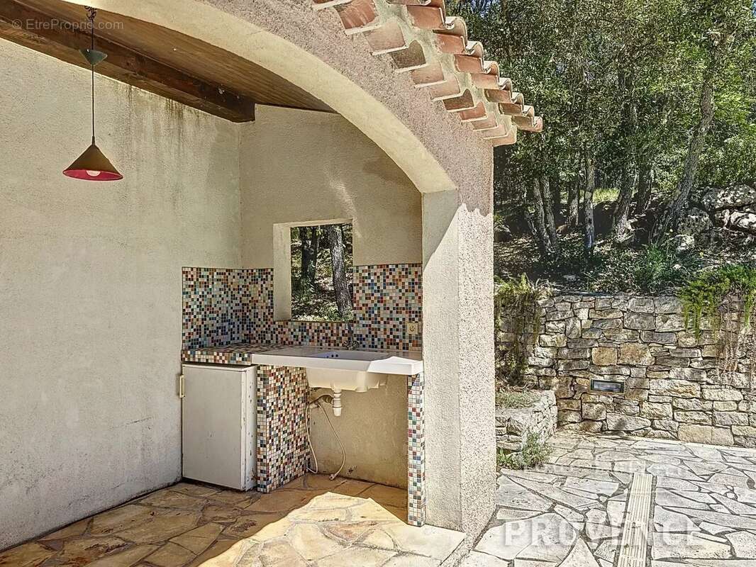 Maison à SAINT-ANTONIN-DU-VAR