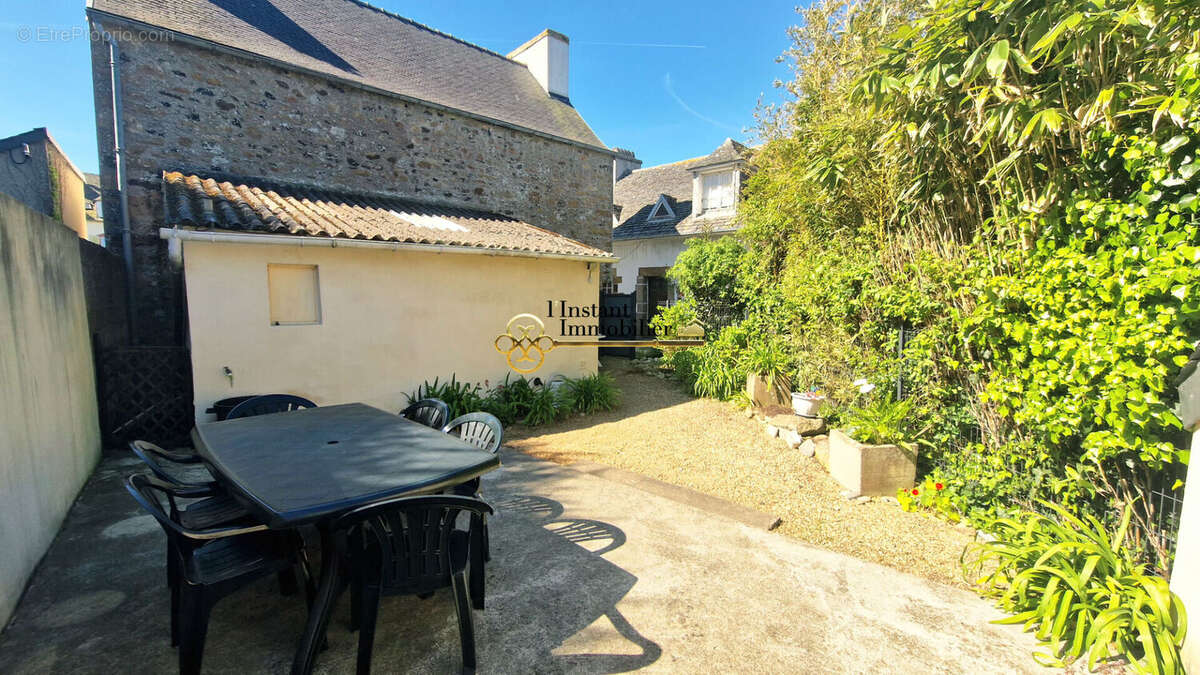 Maison à PLOUGASNOU
