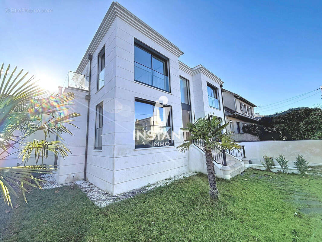 Maison à SAINT-MAUR-DES-FOSSES