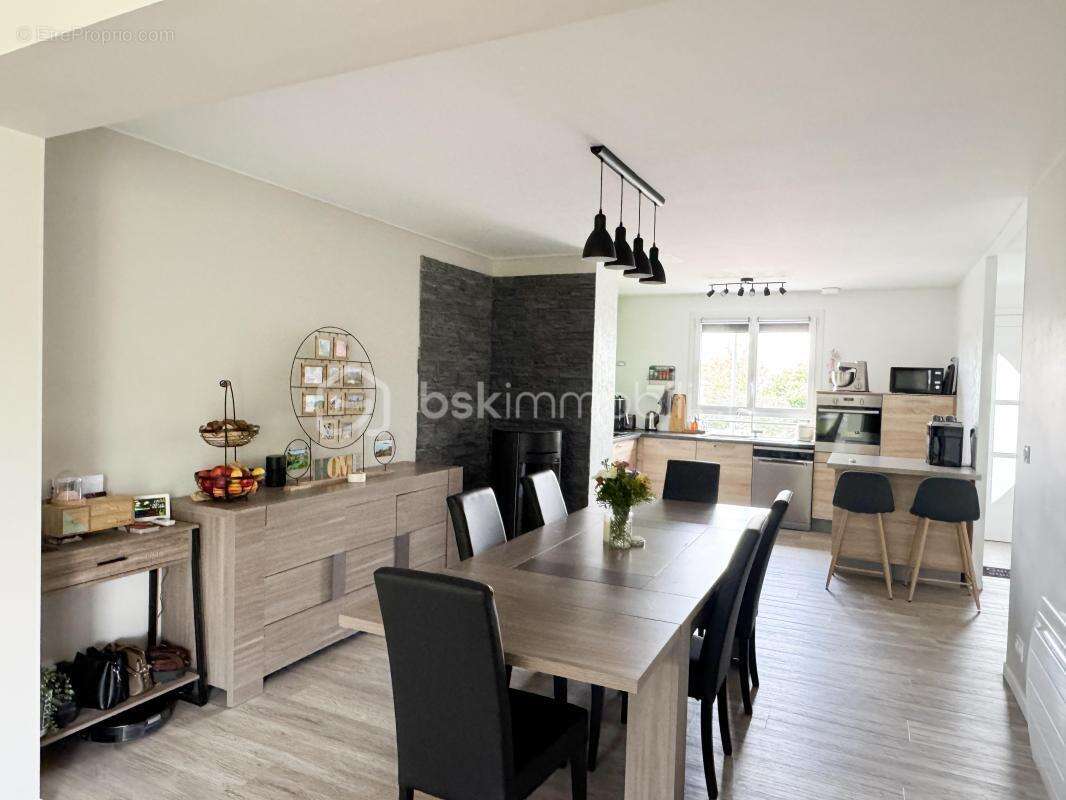 Maison à SAINT-PIERRE-LA-COUR