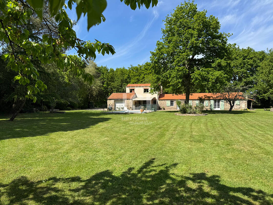 Maison à FROSSAY