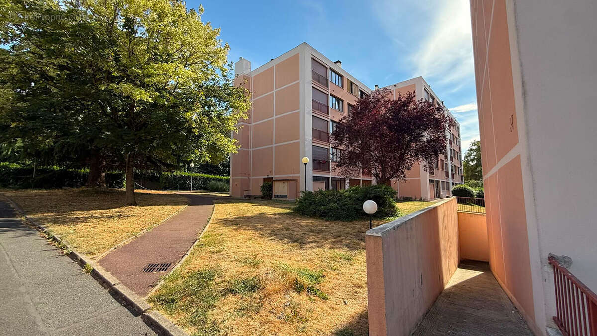 Autre à CORBEIL-ESSONNES