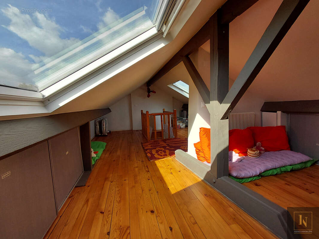 Maison à PARIS-19E