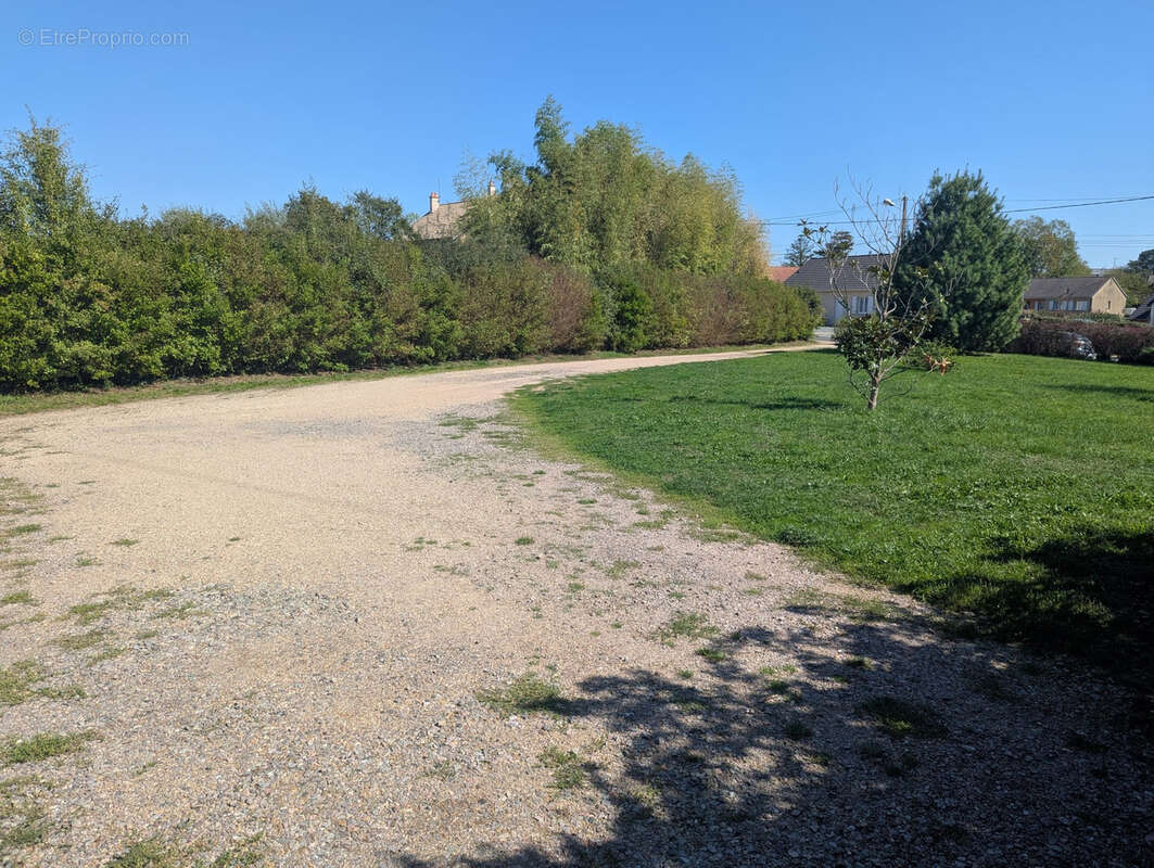 Maison à MONTGIVRAY