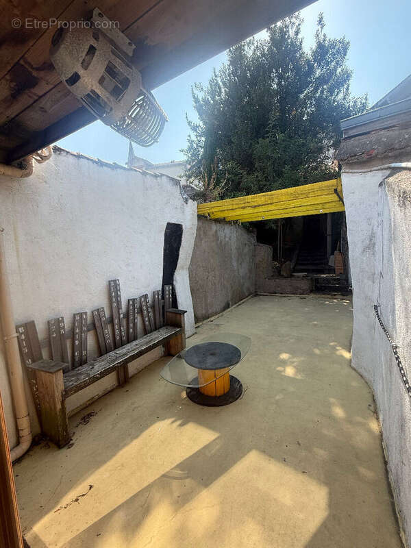 PORNIC - Maison de ville avec cour et haut potentiel - photo 10