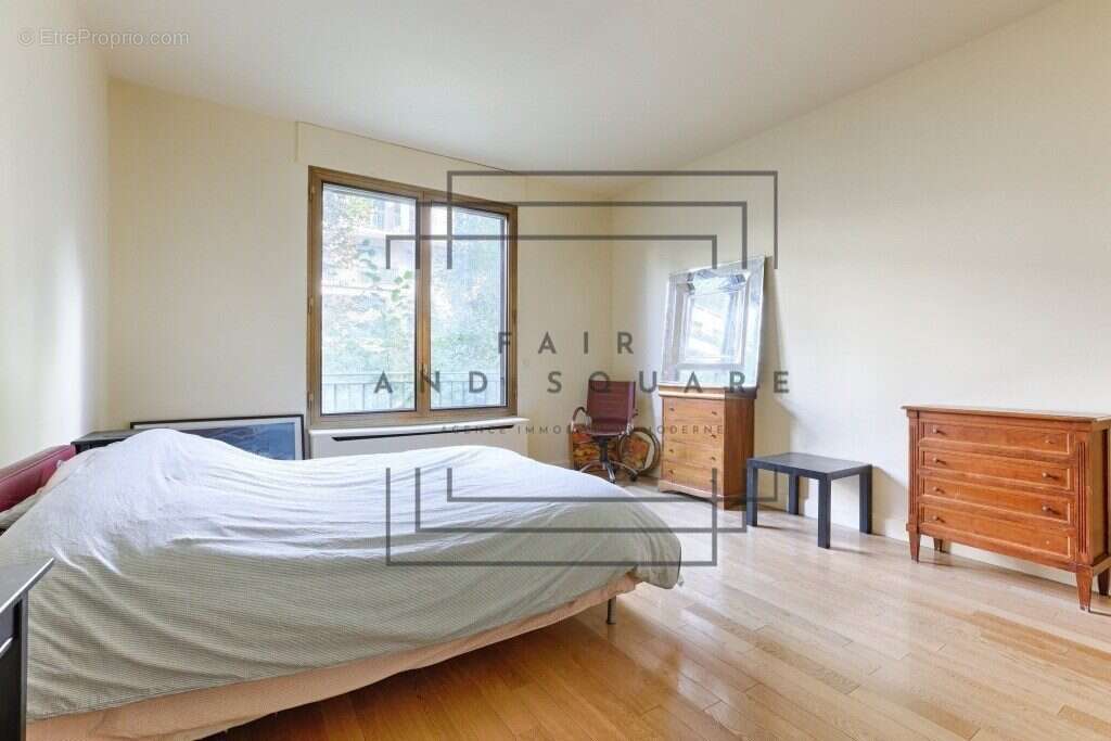 Appartement à NEUILLY-SUR-SEINE