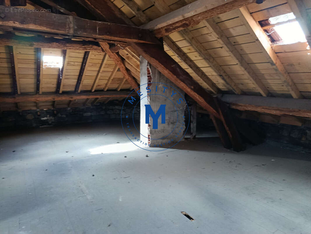 Appartement 100 m² à Firminy  - photo 6