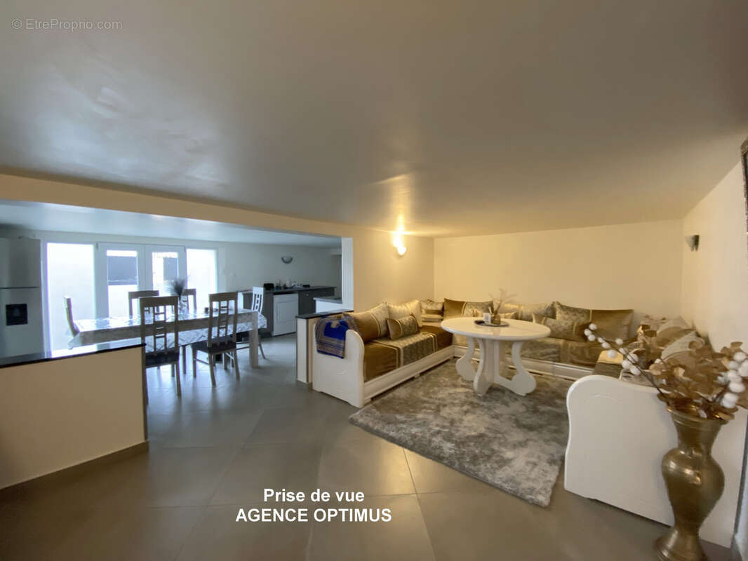 Maison à VILLENEUVE-SUR-YONNE