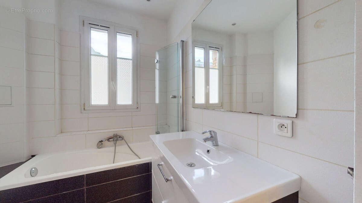 Appartement à PARIS-14E