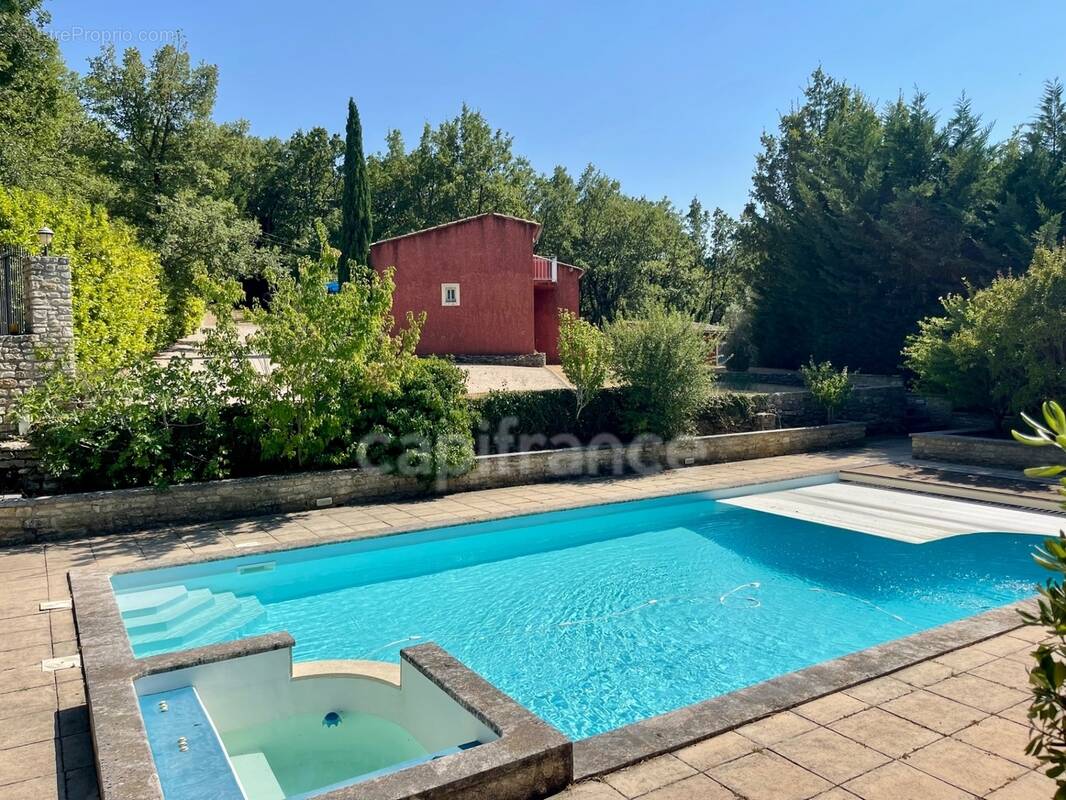 Maison à SAIGNON