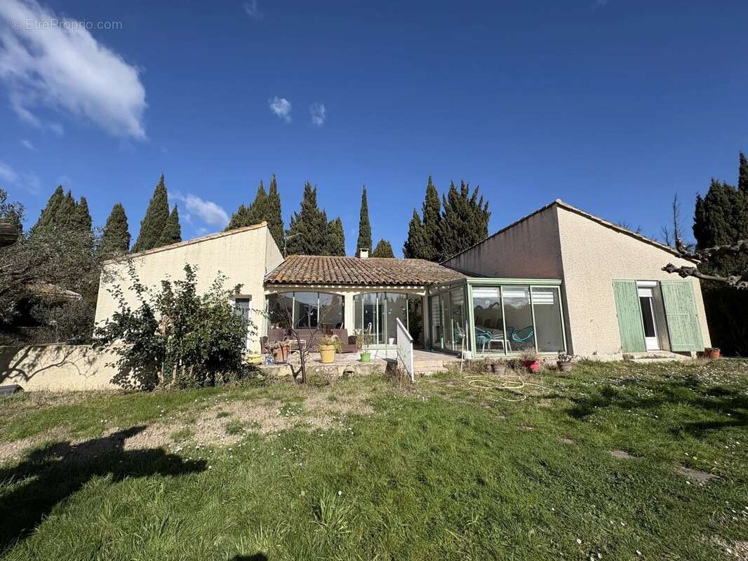 Maison à FONTVIEILLE