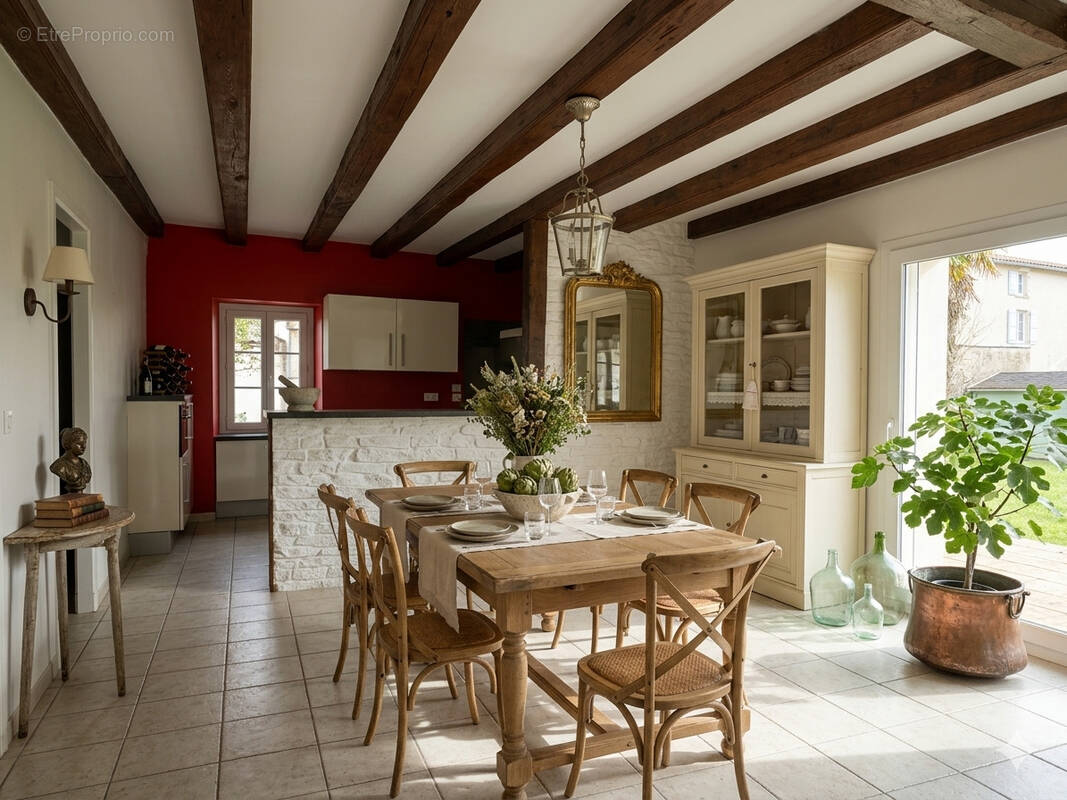 Maison à FRONTENAY-ROHAN-ROHAN