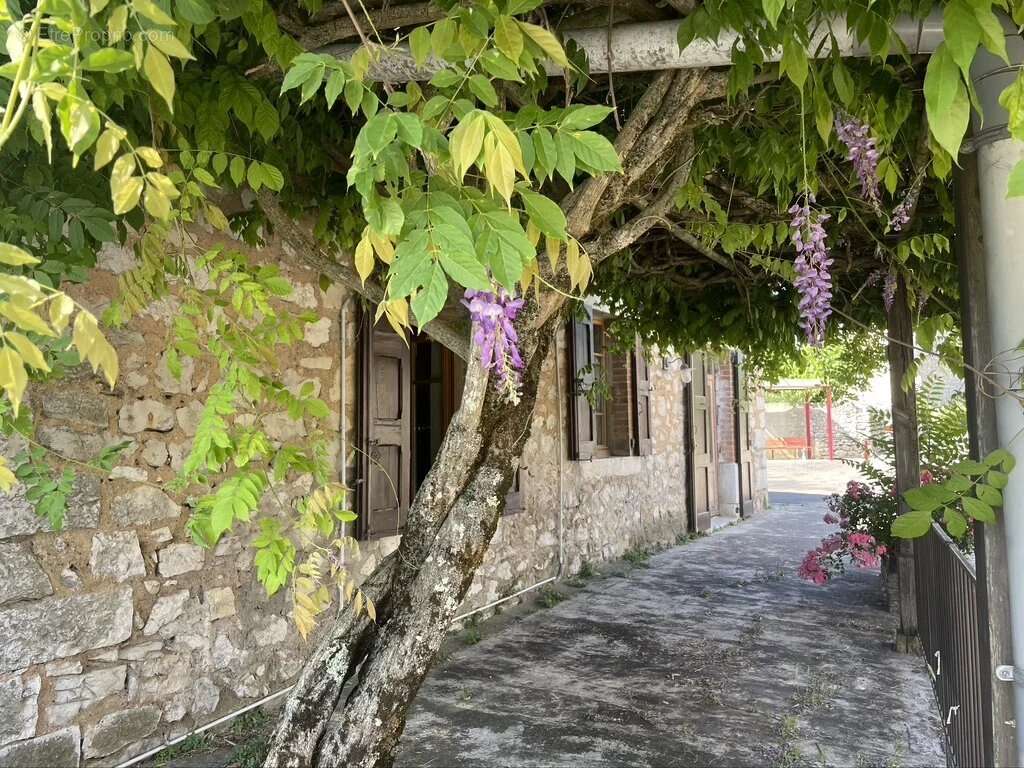 Maison à SAINT-ANDRE-DE-CRUZIERES
