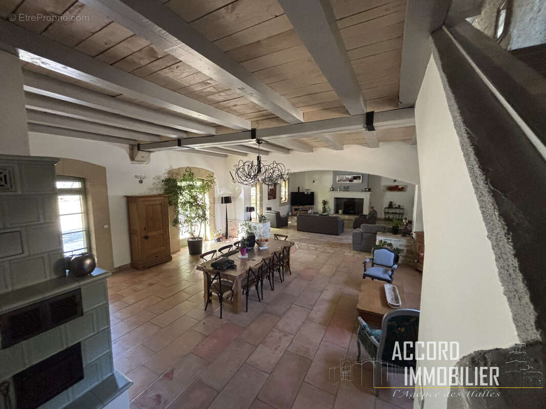 Vinassan ! Maison vigneronne de prestige de 300m2 sur 5000m2 de terrain clos - photo 5