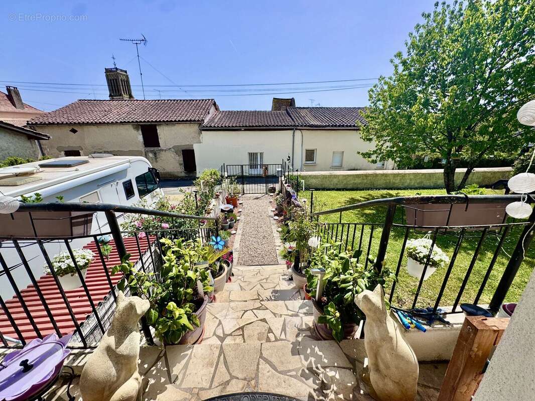 Appartement à LA SAUVETAT-DU-DROPT